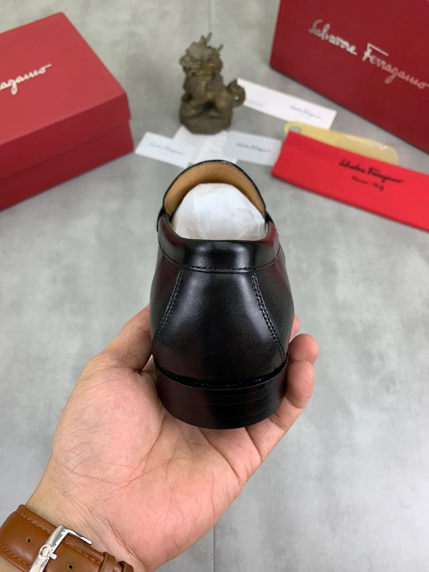 Men's Men's Shoes 💰P460💰[New Style] Water-dyed Niuli 🆘[Salvatore Ferragamo] Ferragamo's latest casual business leather shoes for men! Available at counters simultaneously! The fabric is made of specially imported original calfskin, the lining is made of imported water-dyed cowhide, and the original combination outsole is absolutely luxurious and leads the fashion trend. Matching code: 38-45; 2️⃣ colors available